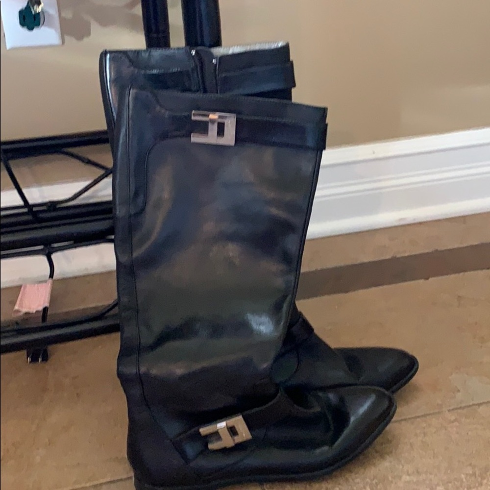 Black Calvin Klein boot. Great Condition!